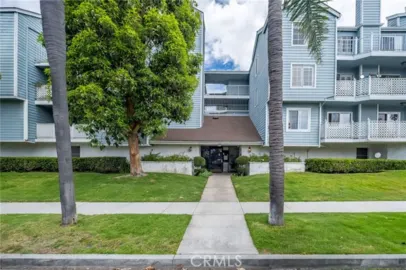 955 E 3rd #202 Photo