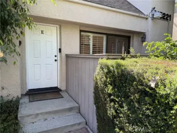 15221 Magnolia #E Photo