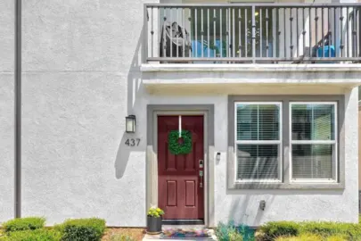 437 Carina Glen Photo