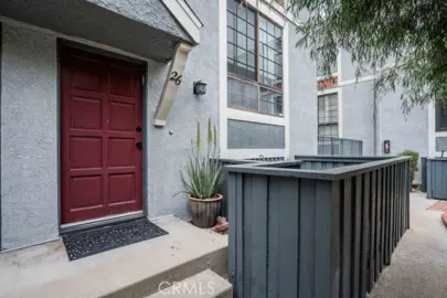 18100 Burbank #26 Photo