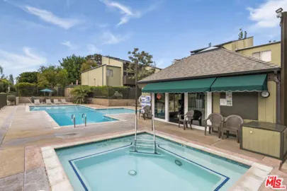 4915 Indian Wood Road #500 Photo