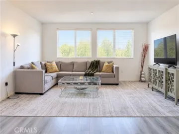 13951 Sherman Way #301 Photo