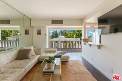 999 N Doheny Drive #211 Photo