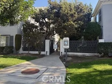 1530 S Pomona #B32 Photo