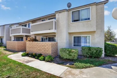 8512 Belmont #31 Photo