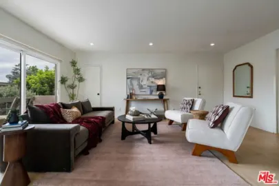 5055 Coldwater Canyon Avenue #219 Photo