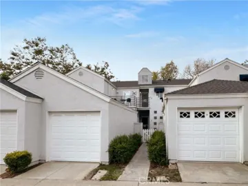 24471 Lantern Hill #D Photo