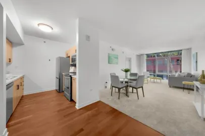 425 W Beech #327 Photo
