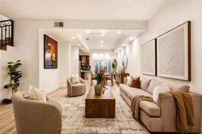 10833 Kling Street #4 Photo
