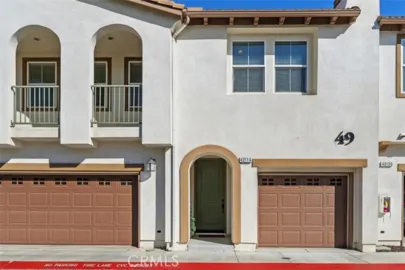 43114 Avenida Abril Photo