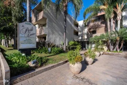 5325 Newcastle Avenue #126 Photo
