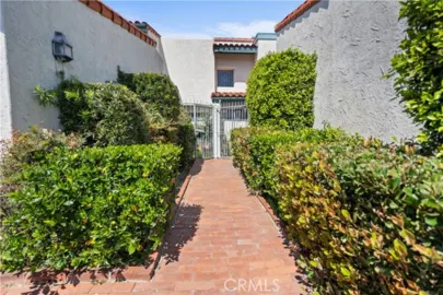 9024 Willis Photo