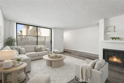 22038 Vanowen Street #215 Photo