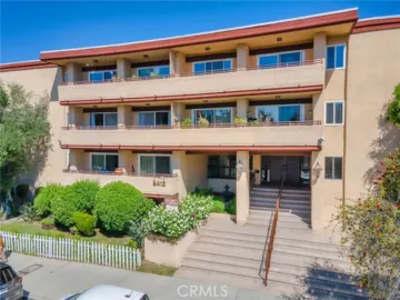 5412 Lindley Avenue #108 Photo