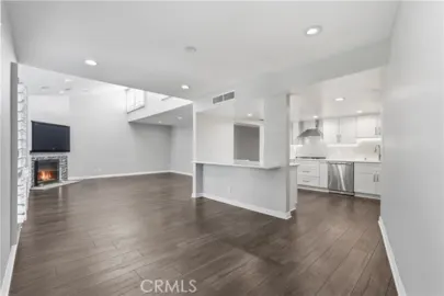 4542 Willis Avenue #302 Photo
