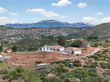 39210 Grassy Road Photo