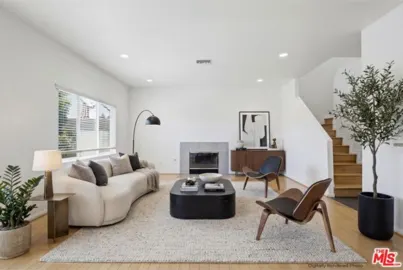 20300 Vanowen Street #41 Photo