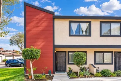 8574 Chapman #A Photo
