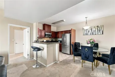 13941 Sherman Way #407 Photo