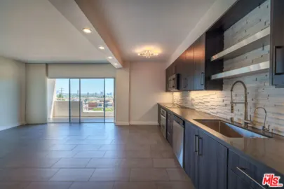 1131 Alta Loma Road #207 Photo