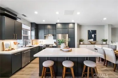 34 Clifford Lane Photo