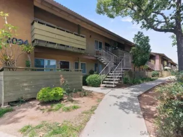 2094 E Grand Avenue #7 Photo