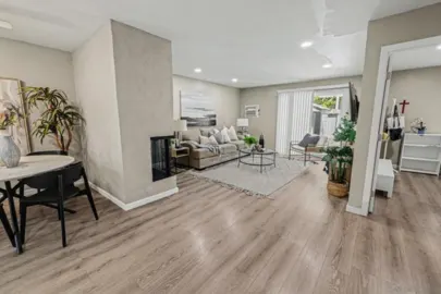 818 E Washington #C Photo