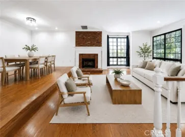 18100 Burbank #14 Photo