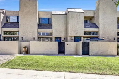 984 W Riverside Drive #9 Photo