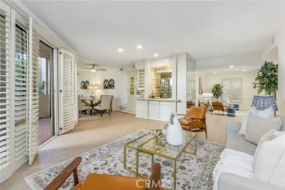 5216 Yarmouth Avenue #105 Photo