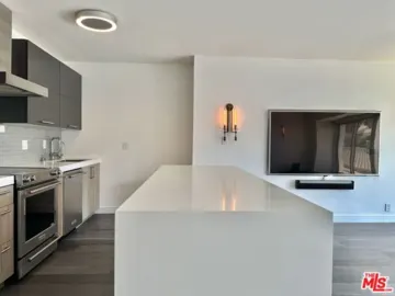 999 N Doheny Drive #612 Photo