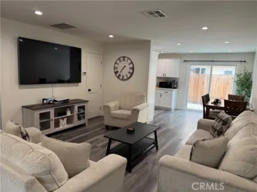 17111 Roscoe Boulevard #15 Photo