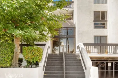 15325 Magnolia Boulevard Boulevard #103 Photo
