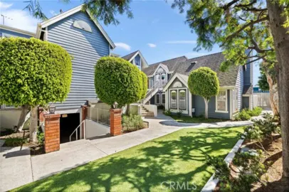 810 Baker #210 Photo