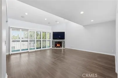 4542 Willis Avenue #302 Photo