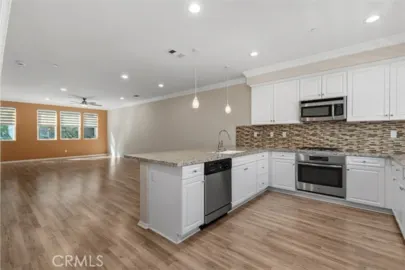 17028 Liberty Way Photo