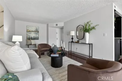 5412 Lindley Avenue #322 Photo