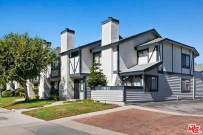 19221 Sherman Way #19 Photo