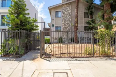 6847 Haskell Avenue #1 Photo