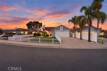 39427 Canyon Rim Photo