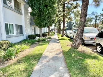 5500 Ackerfield Avenue #502 Photo