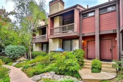 21931 Burbank #23 Photo