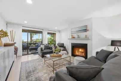 2928 Lawrence Photo