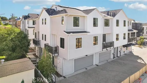 2338 Golden Blaze Glen Photo