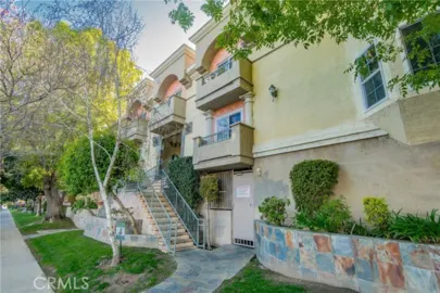 7045 Woodley Avenue #218 Photo
