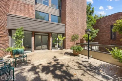 700 S Lake Avenue #109 Photo