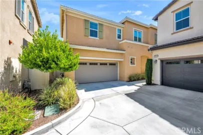 40042 Calle Real Photo