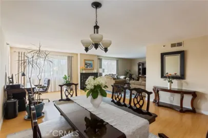 726 Elm Avenue #404 Photo