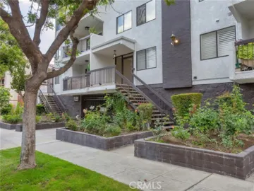 635 E Elmwood Avenue #203 Photo