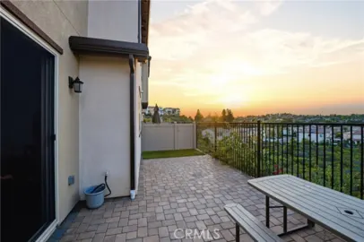 1724 Valley Oak Photo